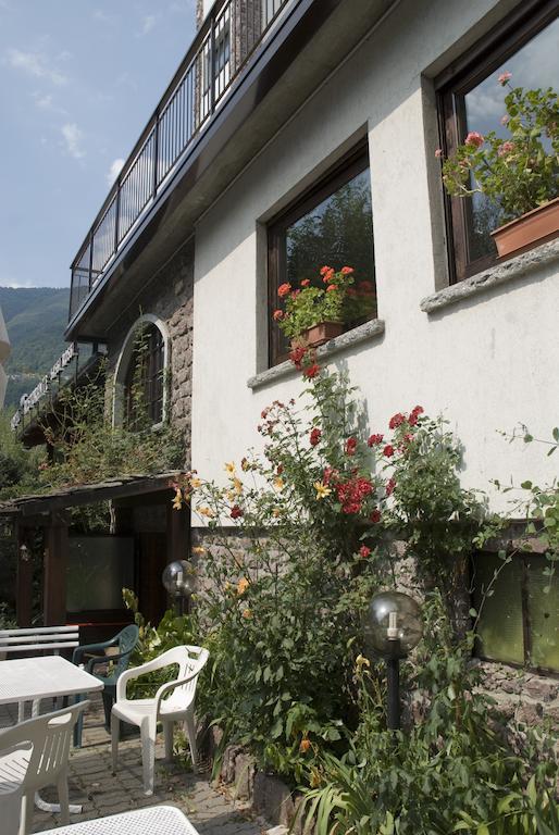 Hotel Ristorante Sassi Rossi Taceno Exterior photo