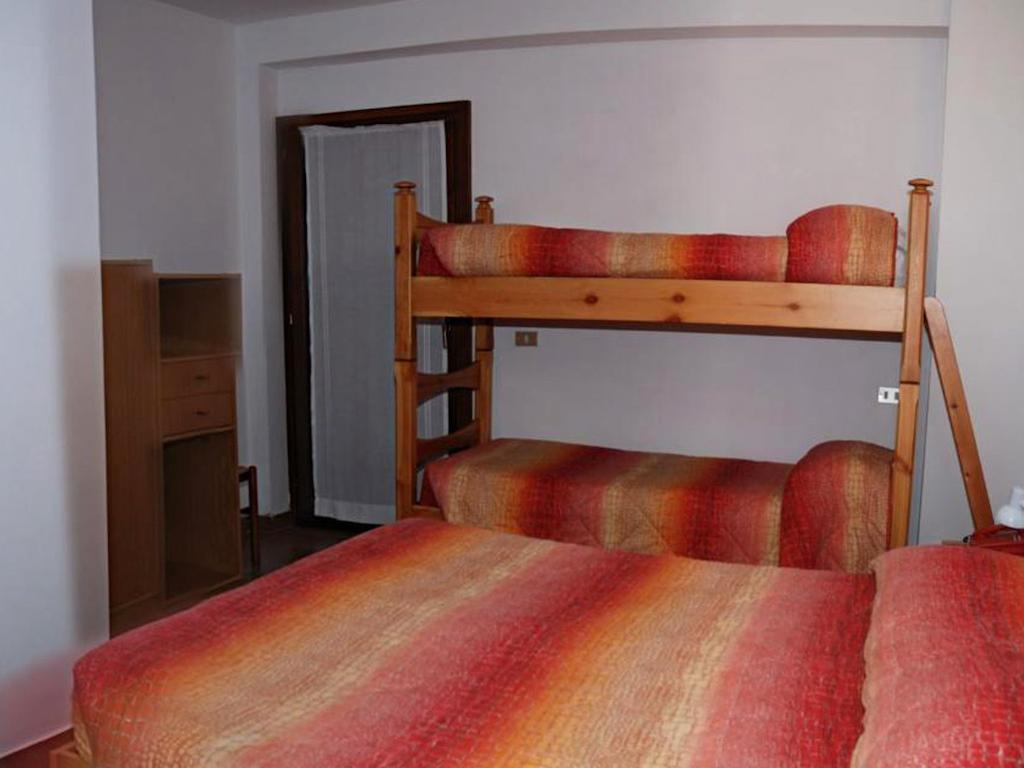 Hotel Ristorante Sassi Rossi Taceno Room photo