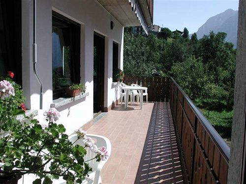 Hotel Ristorante Sassi Rossi Taceno Exterior photo